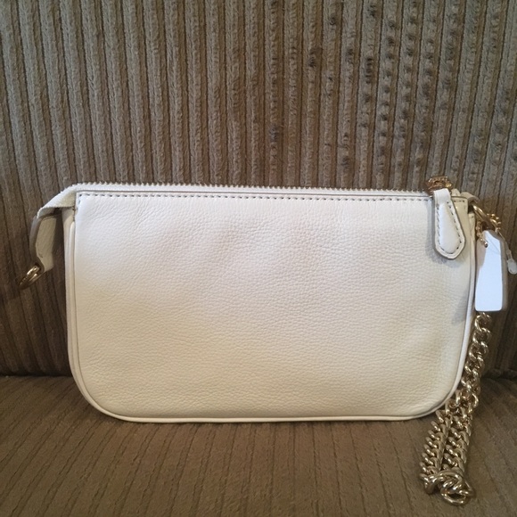 Coach wristlet brand new. Cute chain for handle - Picture 2 of 4